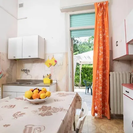 Casa Igea Al Mare 26 *